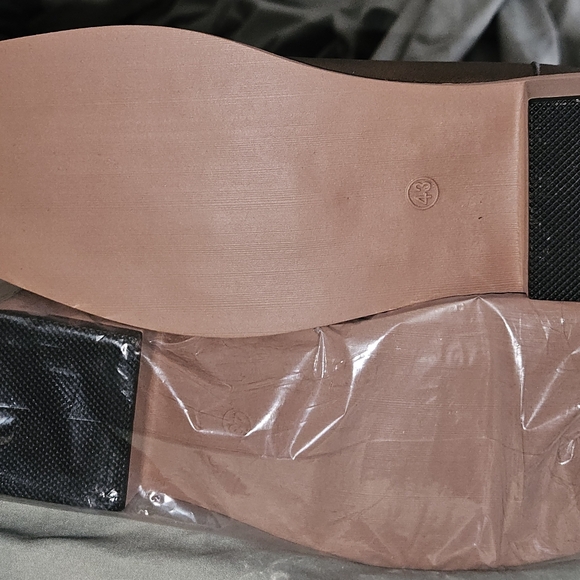 Chocolate Sunflower Boots - Picture 4 of 5